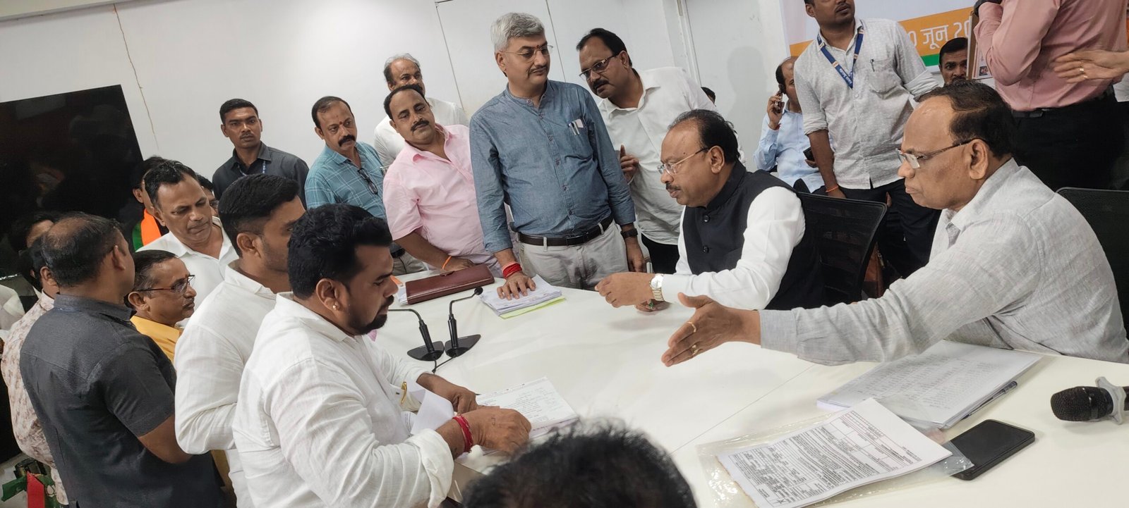 आमदार नारायण कुचे यांच्यामुळे गायरान प्रकरण मार्गी लागणार ; सात दिवसात प्रकरण मार्गी लावण्याचे महसूल मंत्र्यांचे जालना जिल्हाधिकाऱ्यांना आदेश